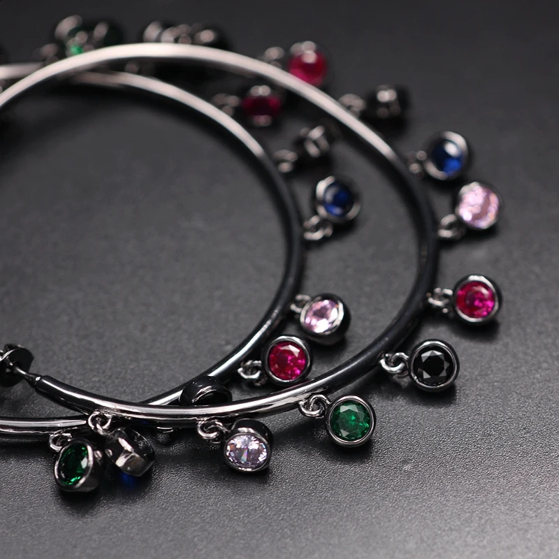 Womens large round black hoop earrings colorful stone sparkling big brother special round earrings wholesale of womens accessories 250409