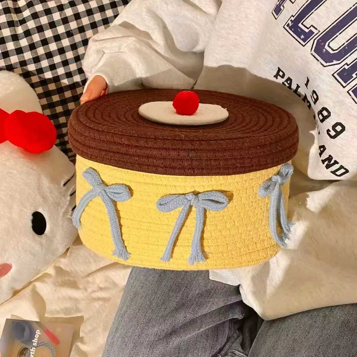 Cute Cotton Thread Weaving Storage Basket with Cover Dustproof Desktop Storage Basket Pendant Storage Box Childrens Toy Storage Y251112