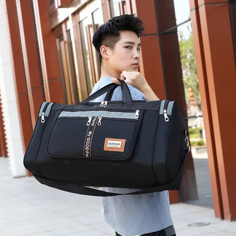 Travel bag large capacity handbag portable outdoor carry on luggage convenient and practical mens weekend random mail 250409