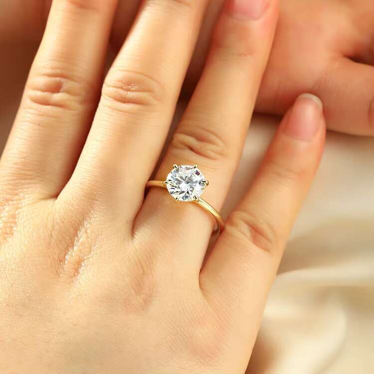 Round Moissanite Ring 18K Gold Design 2 Gram Gold Ring 18K