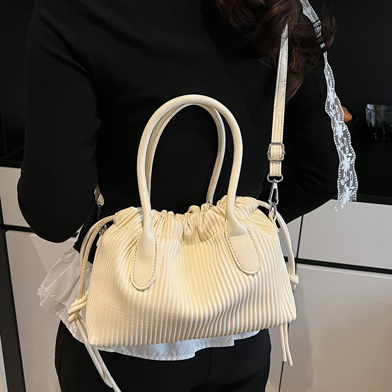 2025S Designer Women S Bag Small Niche Design Pleated Handbag Large Capacity Dumpling Trendy Western Style Shoulder Bag Daily Crossbody Commuting Wome