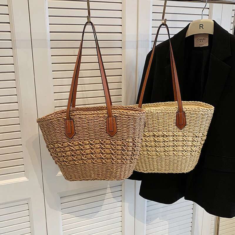 Handmade Beach Bag Large Capacity Hollowed Out Straw Weaving Women Beach Vacation New Internet Red Handheld Grass Woven Tote Bag Kq1