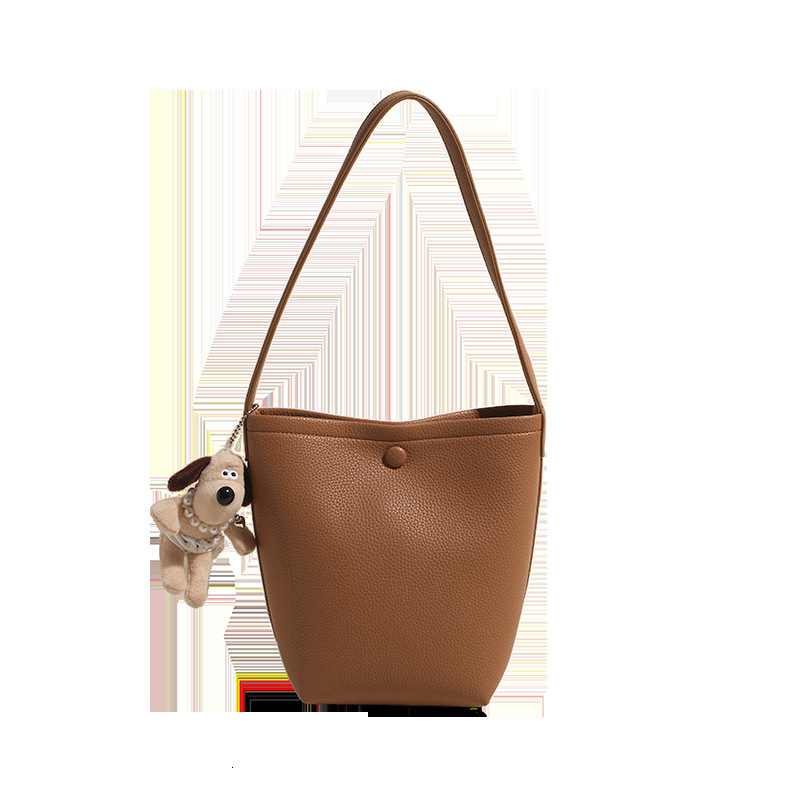 2025S Designer Women S Bag Hand Casual Bucket For Women New Korean Version Instagram Trendy Shoulder Solid Color Simple Travel Autumn Armpit Bag