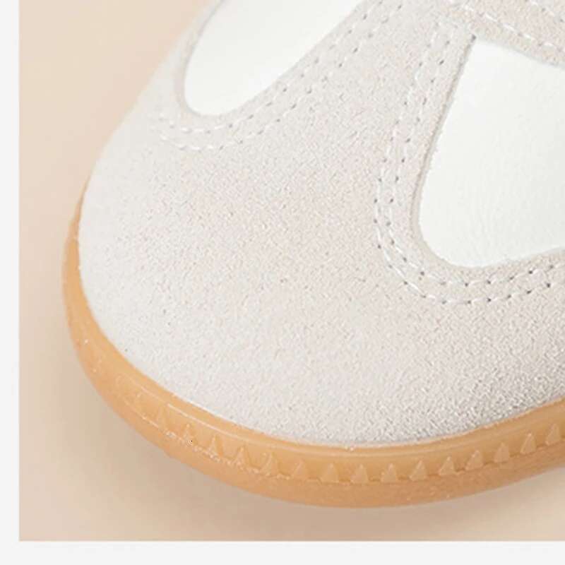 2025 Summer New Lightweight Breathable Running Men's Designer Fashion Sports Shoes Fashion Couple Sports Shoes Women's Comfort