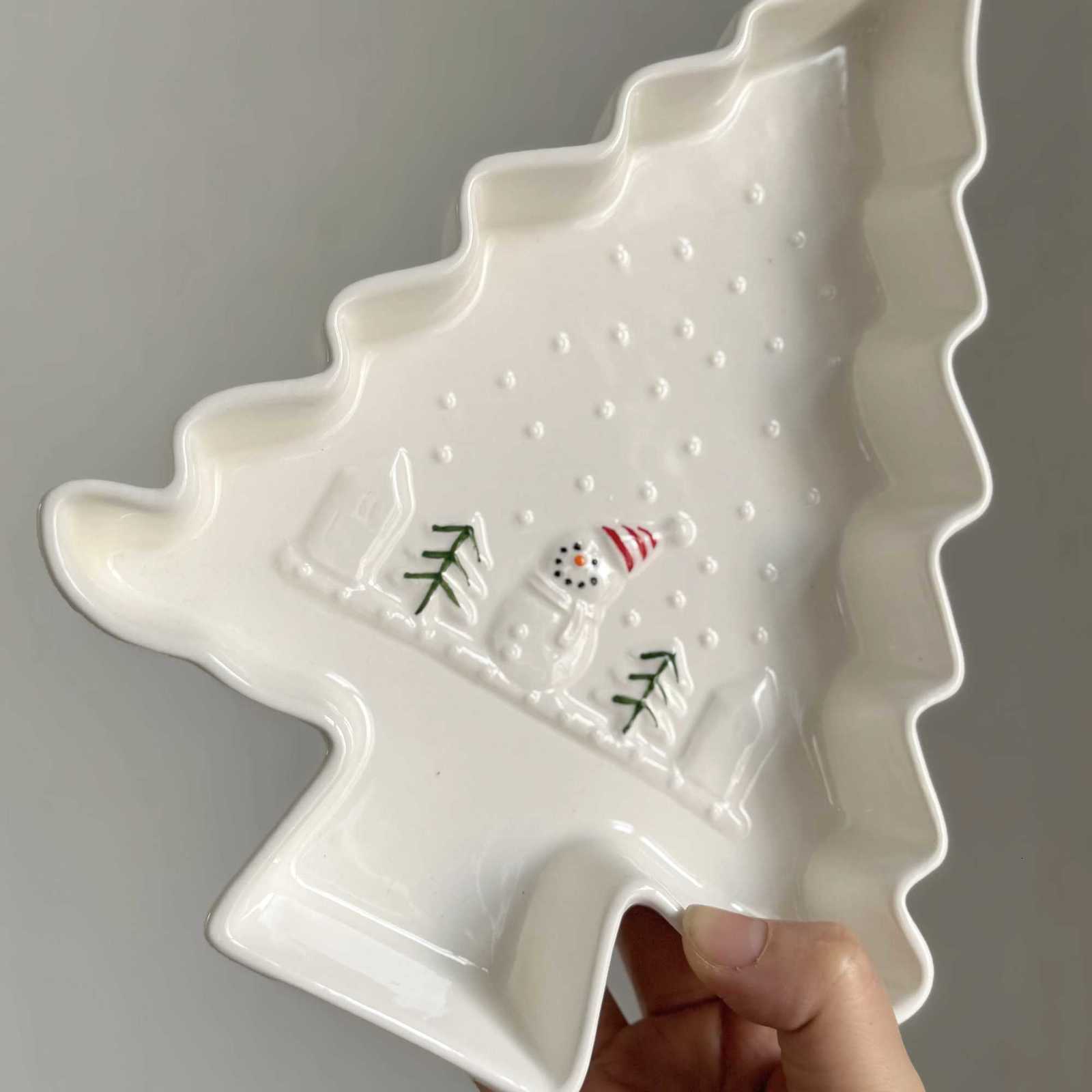 Christmas Christmas Tree Ceramic Plate Snowman Coffee Mug Dessert Snack Storage Tray Service Plate Kitchen Baking Tool Home Decoration Y251113