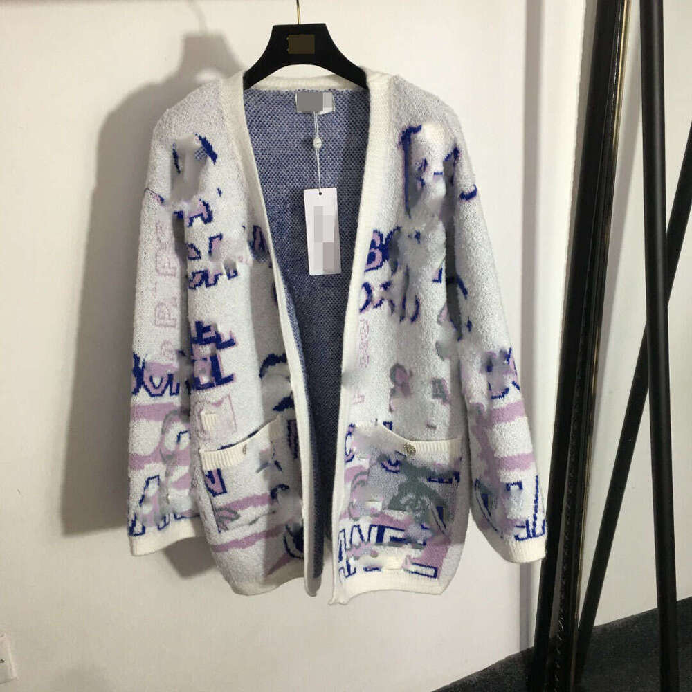 25 Autumn/Winter Nanyou New Set with Letter Printed V-neck Long Sleeve Knitted Cardigan+Diagonal Shoulder Dress