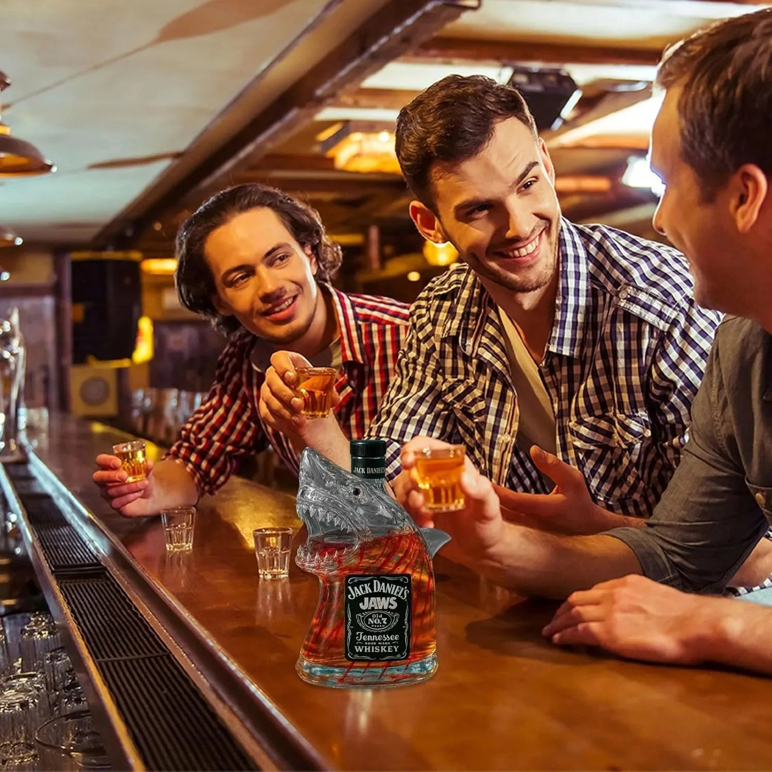 Shark Statue Wine Bottle Decanter Decoration For BarOfficeHome Animal Whiskey 3D Engraved Glass 320ml 251113