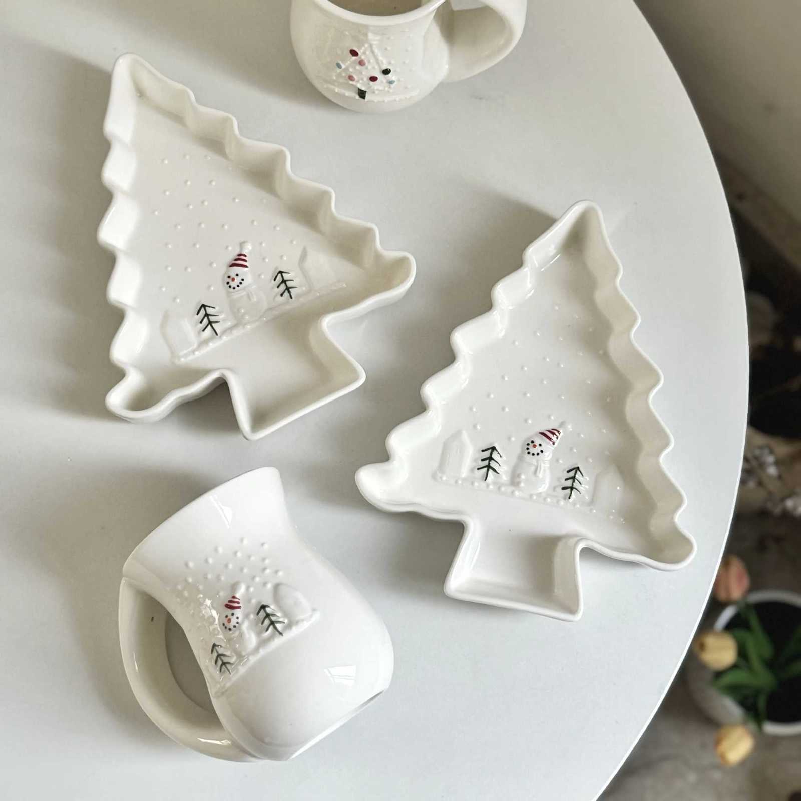 Christmas Christmas Tree Ceramic Plate Snowman Coffee Mug Dessert Snack Storage Tray Service Plate Kitchen Baking Tool Home Decoration Y251113