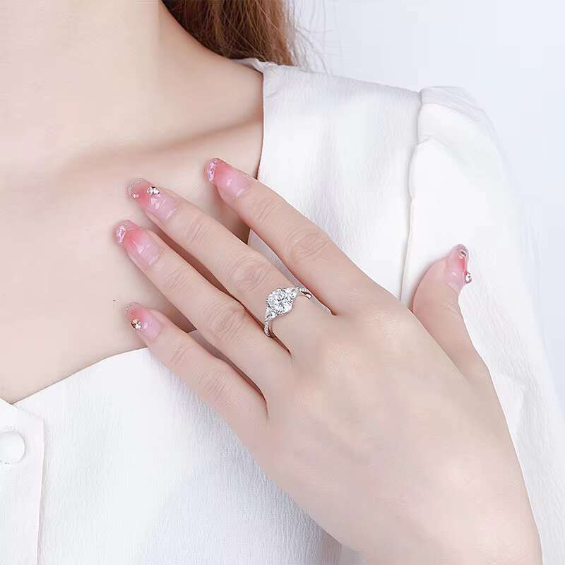 S925 Sterling Silver 2 CT Oval Luxury Moissanite Womens Wedding Engagement Ring Factory Direct Sales