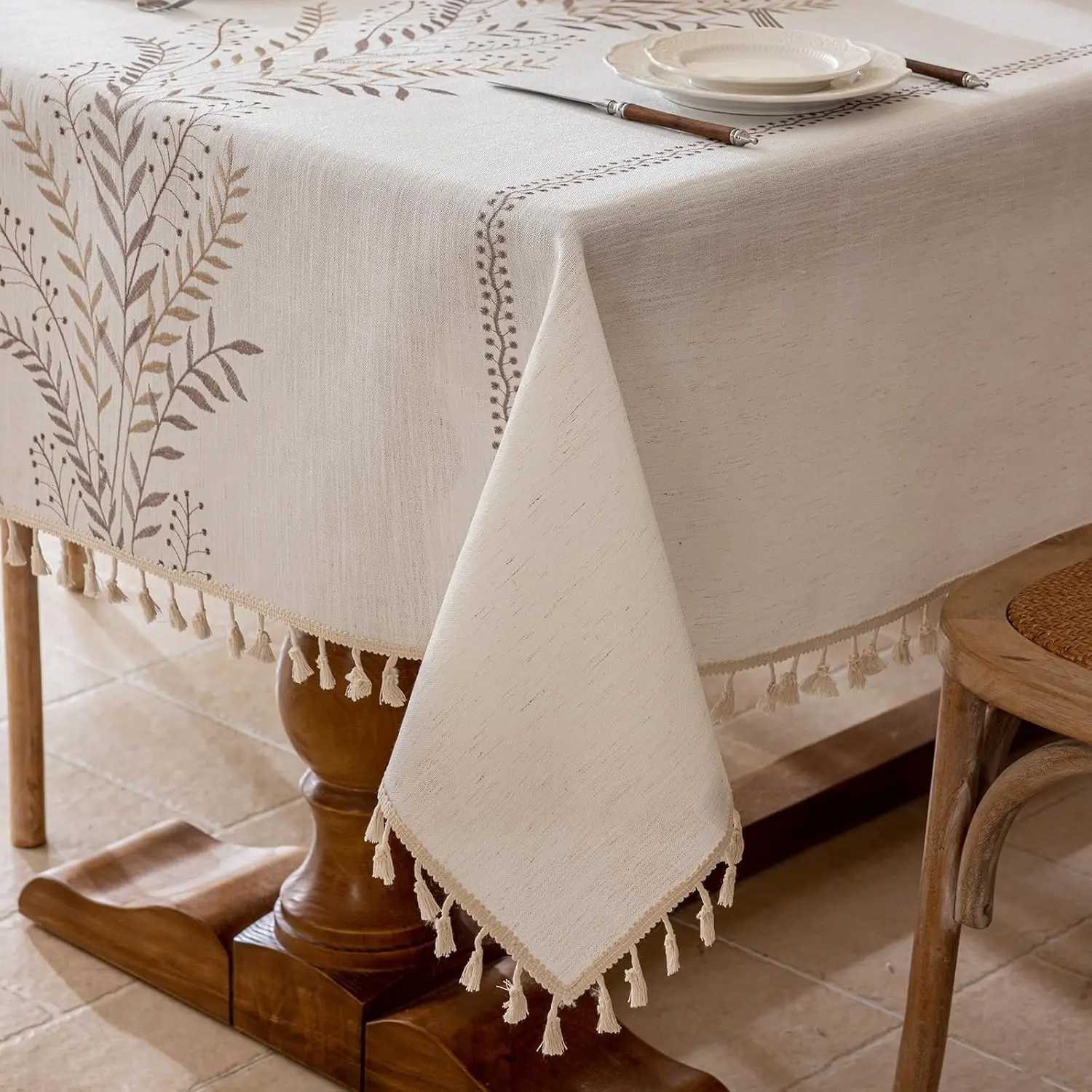 Christmas Rustic Cotton Linen Tablecloth Heavy Weigh Embroidery Table Cloth for Rectangle Farmhouse Spill-Proof Table Cover with Tassels Y251113