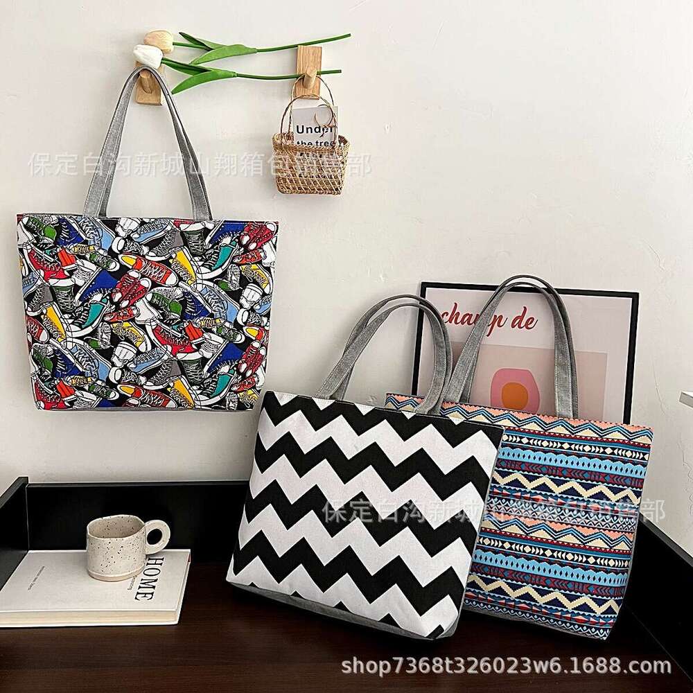 New Canvas Women's Large Capacity One Shoulder Crossbody Printed Bag Handbag