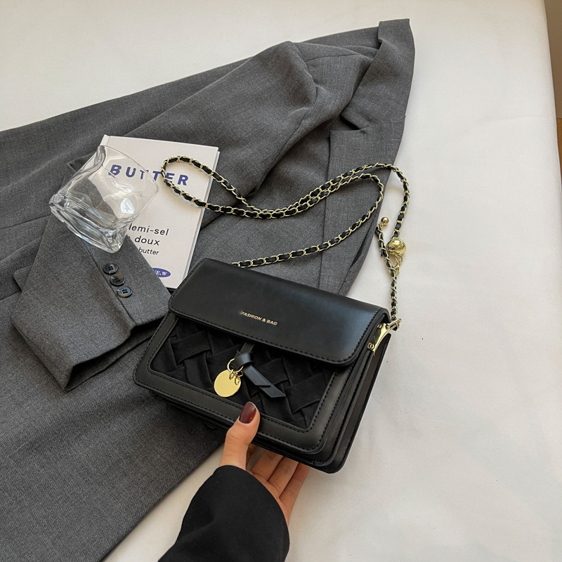 2025S Designer Women S Bag New Small Square Niche Design Chain Popular Women S Fashion Versatile Single Shoulder Simple Crossbody Bag