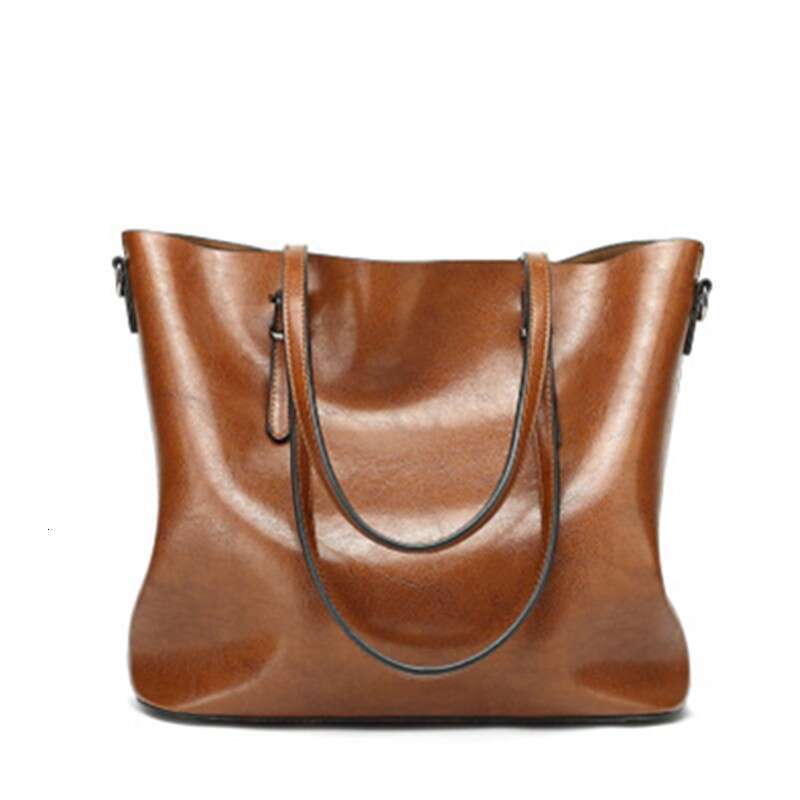 Oil wax leather portable large simple tote 2025new fashionable and trendy women's bag, temperament shoulder bag