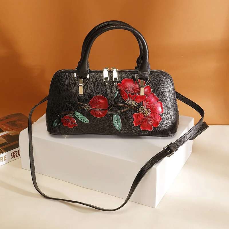 Genuine Leather for Women New Fashion Temperament Small Handbag Shoulder Messenger Dress and Cheongsam Banquet Bag