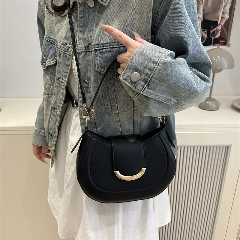 Designer free shipping designer bag women ladies 2025 New Commuter Handheld Fashion Shoulder Crossbody Bag for daily outfit