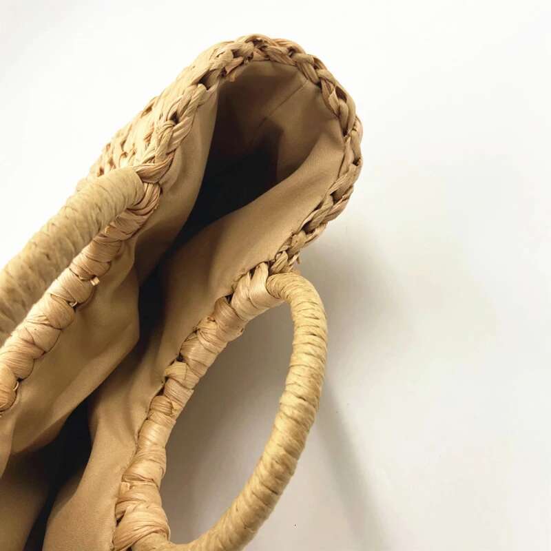 Handmade Beach Bag New Straw Women Hand-Woven Hollow Moon Shape Rattan Big Capacity Handbag Casual Travel Beach Bag Kq1