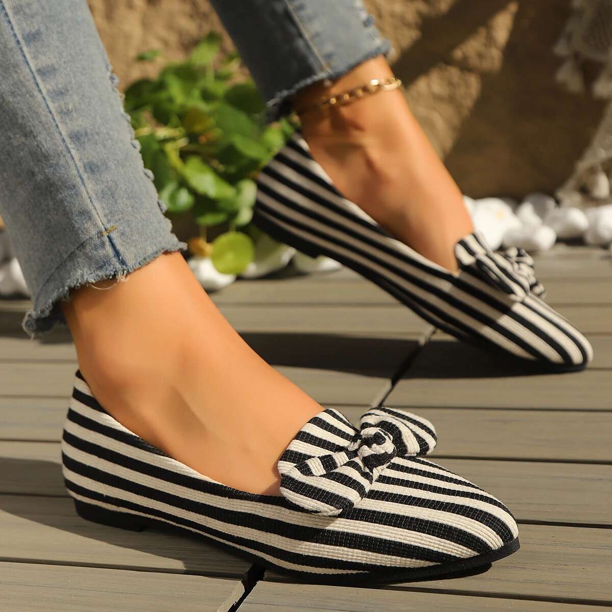 2025 New Knitted Flat Shoes Solid Color Round Head Designer Fashion Sports Shoes Outdoor Shoes Women's