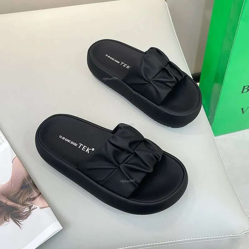 2025 New Designer Sandals Outdoor Leather One-piece Slippers Women Sandals Beach Shoes Thick Soled Indoor Slippers