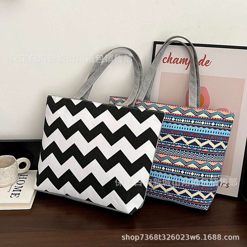 New Canvas Women's Large Capacity One Shoulder Crossbody Printed Bag Handbag