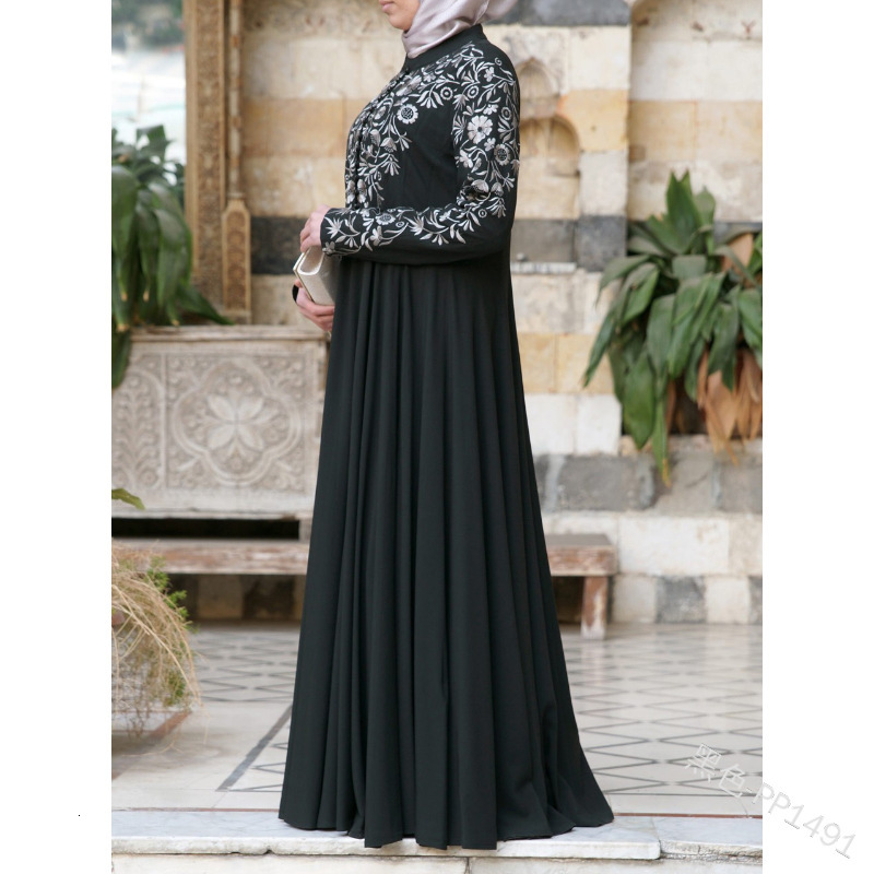 2025 New Dress Ethnic Style Womens Long Sleeved Printed Stand Up Collar Large Swing Long Skirt