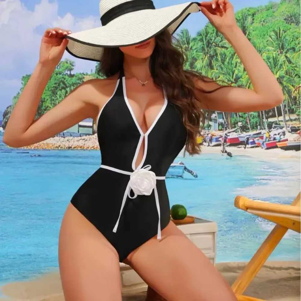 Floral One Piece Swimsuit 2025 New Halter Bandage Swimwear Women Swimsuit Bathing Suit Beachwear Monokini Female Swimming SuitsW251113