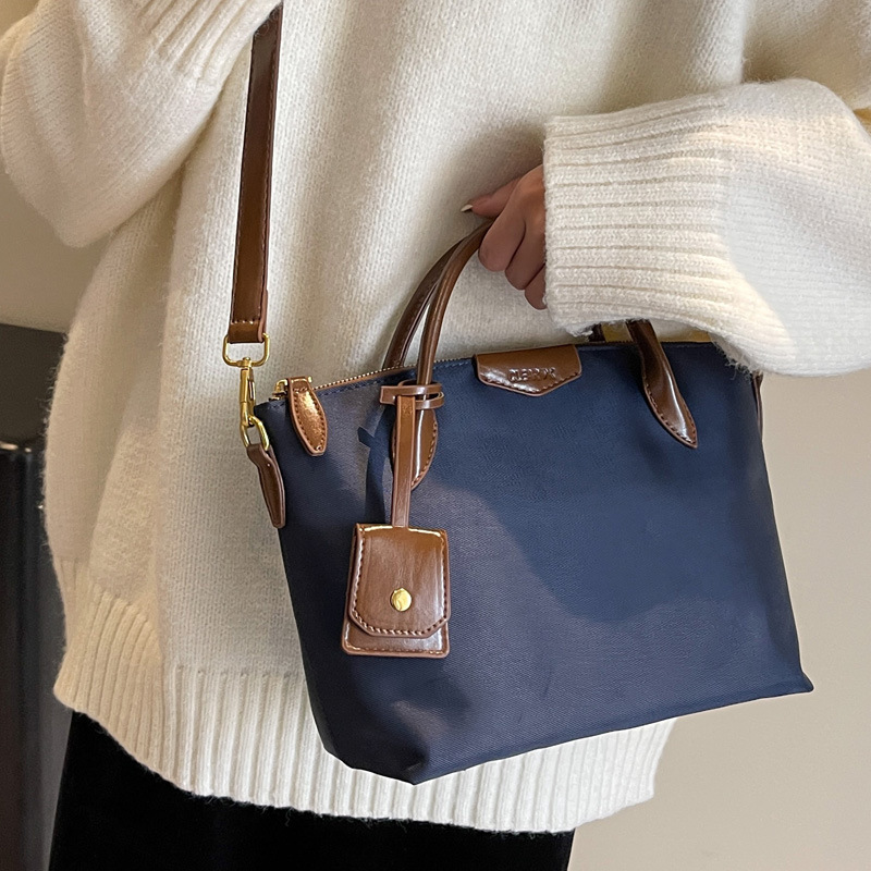 2025S Designer Women S Bag Oxford Cloth Lightweight And Practical Crossbody New Versatile Shoulder With High End Feel Hand Held Tote Bag For Women