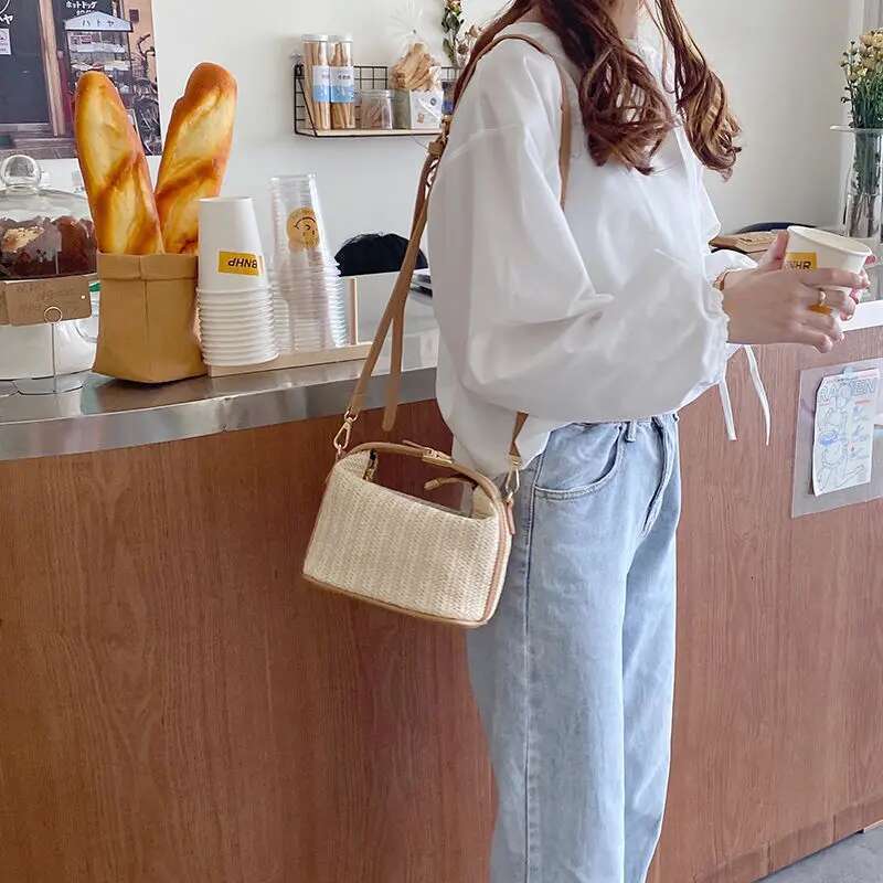 Handmade Beach Bag Summer Straw Handbag Women Handmade Woven Crossbody Seaside Beach Shoulder Bag Bohemian Hollow Lady Handle Bagbag Bolsos Kq1