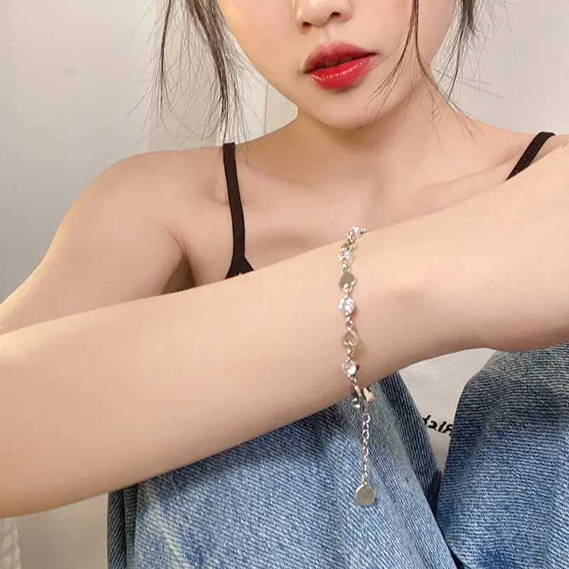 Fashion Zircon Ins Bracelets for Women Sweet Girls Sparkling Hollow Heart Delicate Chain Bracelet Party Jewelry GiftsC250411