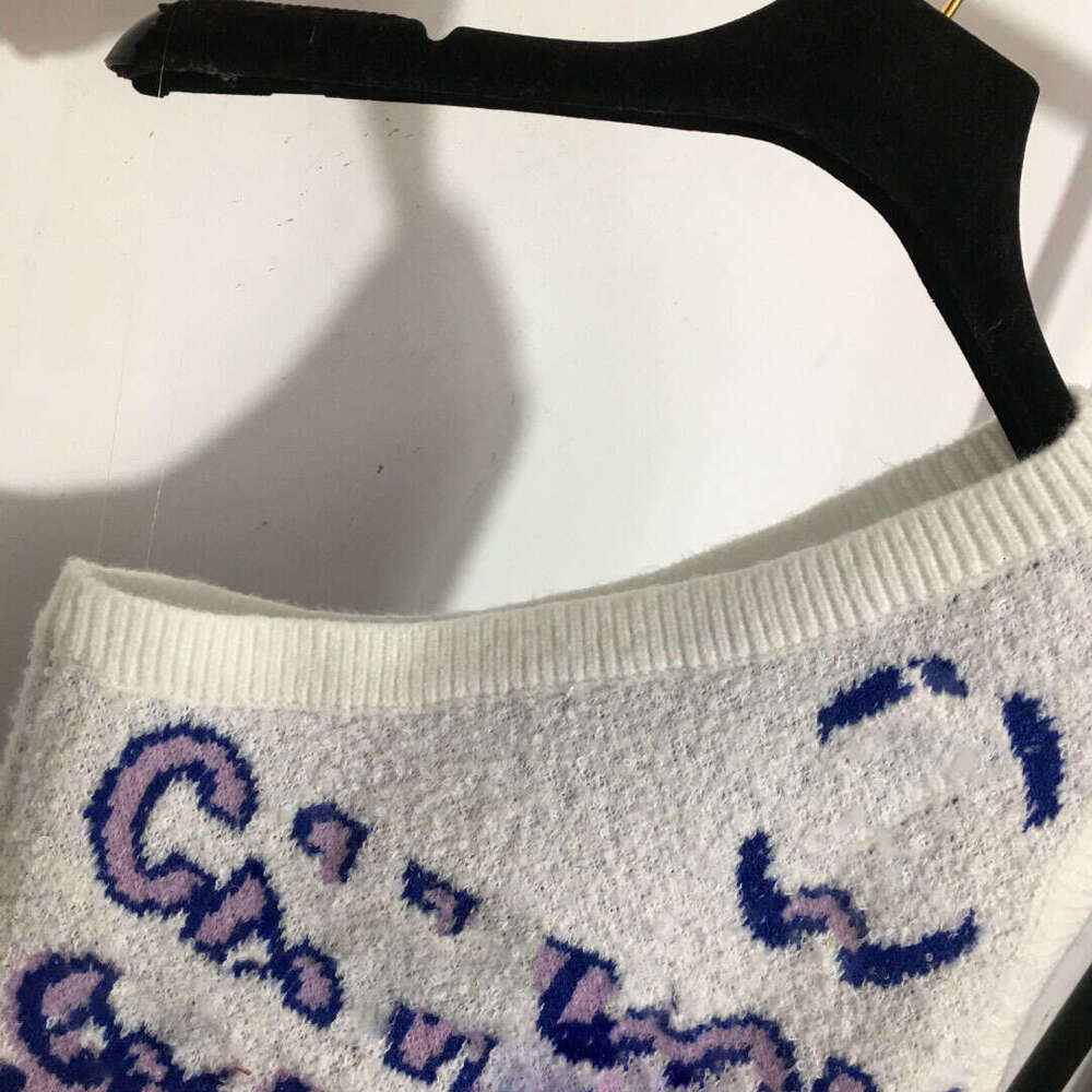 25 Autumn/Winter Nanyou New Set with Letter Printed V-neck Long Sleeve Knitted Cardigan+Diagonal Shoulder Dress