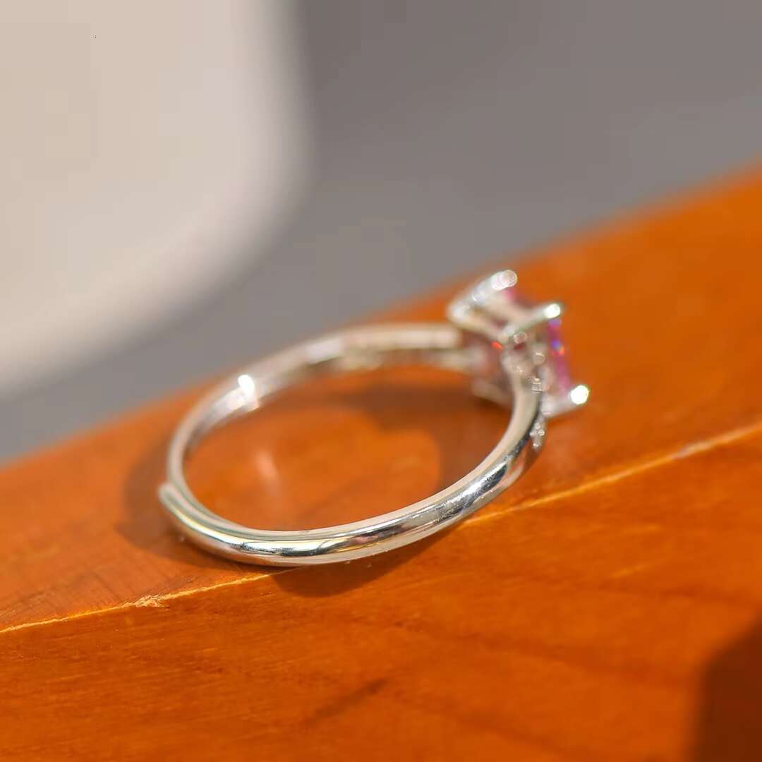 China Luxury Women Moissanite Ring Gra Moissanite Ring Silver Moissanite Ring