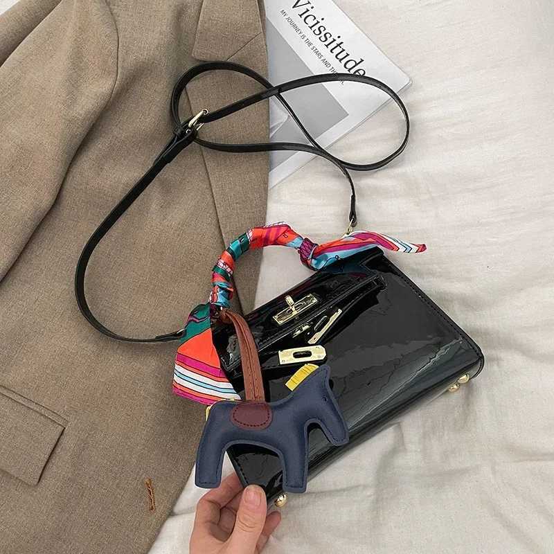 Classic Womens Tote Bag Luxury Leather Crossbody Shoulder Handbag Designer Purse Elegant Chic VersatileW251112