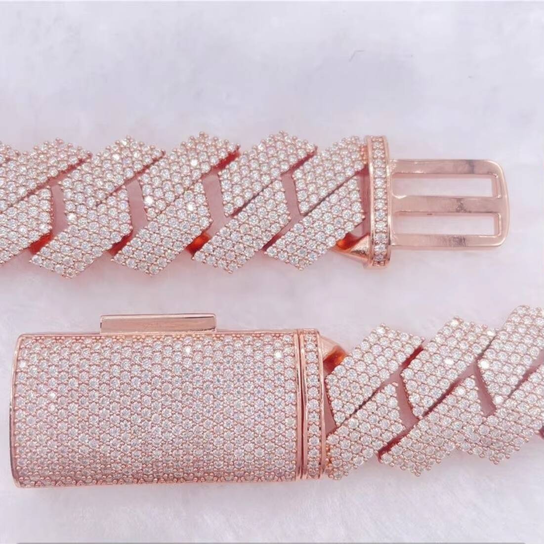 Hip Hop 18mm Width Four Row Rose Gold Moissanite Diamond Miami Cuban Links Chain