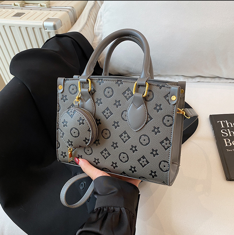 Designers New Women's Fashion Printed Shoulder Bag Trendy Underarm Tote Outdoor Handheld Diagonal Cross Bag Multiple Colors Free Shipping