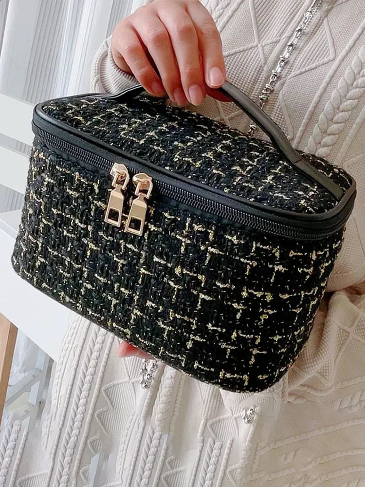 Korean style plaid small fragrant sailor holding large capacity color cosmetic storage bag 250410