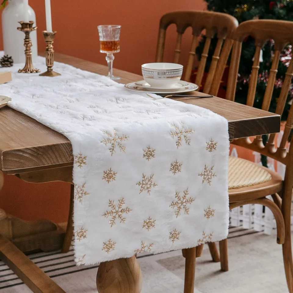 Christmas 33X180cm-13X71in Christmas Glitter Snowflake Plush Table Flag Restaurant Home Decor Artificial Fur White Table Flag Meal Y251113