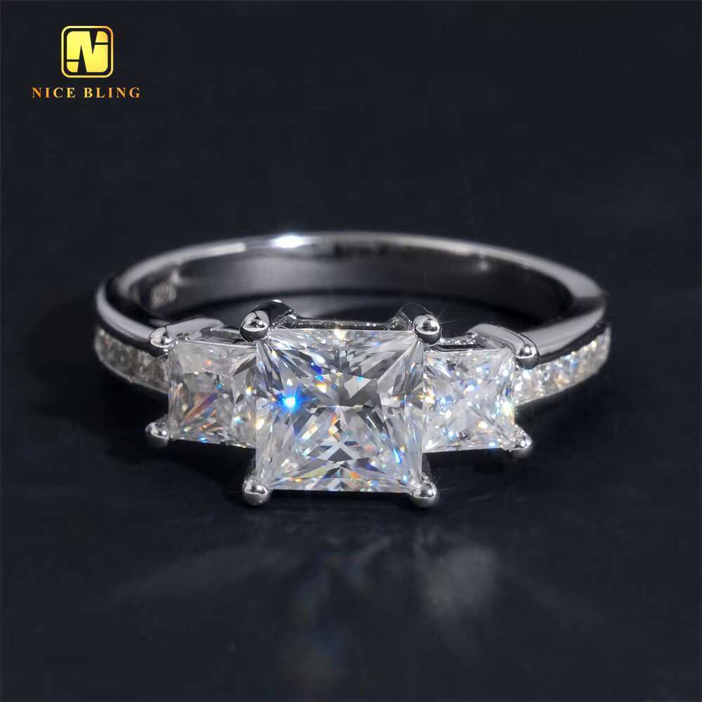 Iced Out Fashion Princess Cut Wedding Ring 925 Sterling Silver VVS Moissanite Rings Jewelry Diamond Engagement Rings for Women