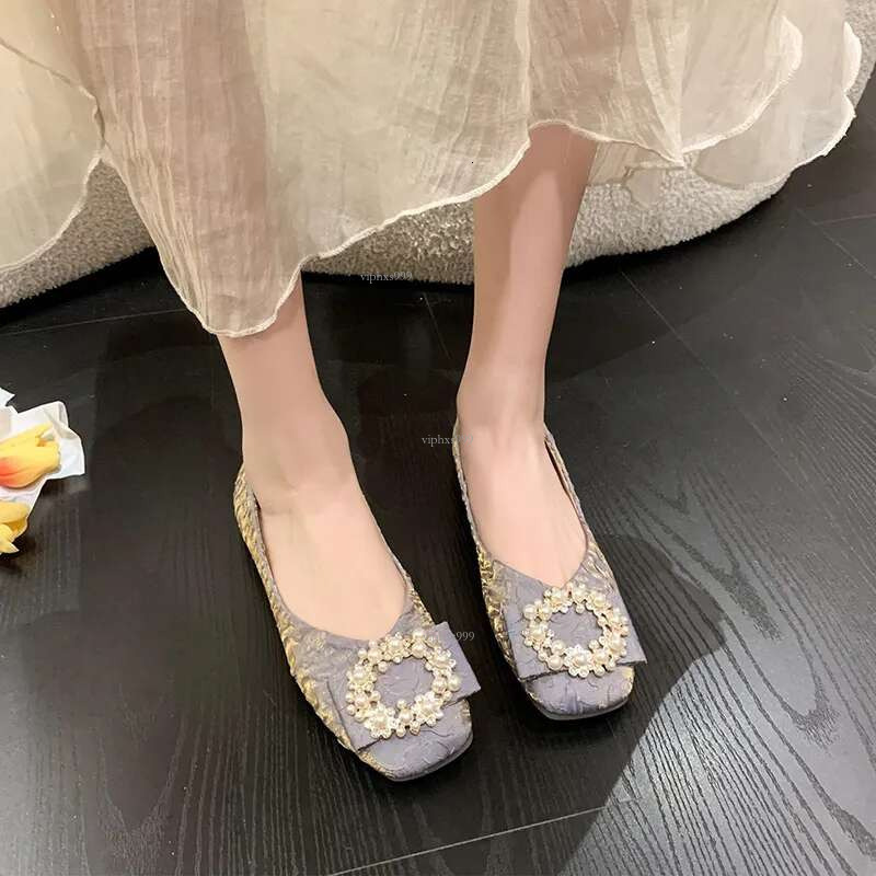 New free shipping designer shoes Spring Autumn Soft Sole Flat Bottom Comfortable and Anti slip Lazy Man Kicks on Driving Ladle Shoes, Bean Shoes for W