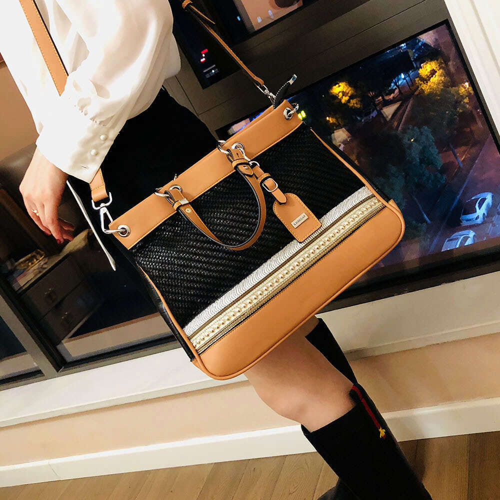 Backpack Woven Women's Beaded New Fashion Handheld Big Bag for Women in Europe, Unique Design, Versatile One Shoulder