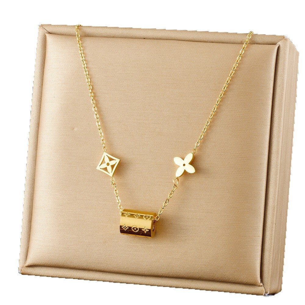 Titanium Steel Waist Cylinder Bracelet Leather Vintage Light Luxury Four-Leaf Clover Small Flower Fashion Versatile Women's Jewelry