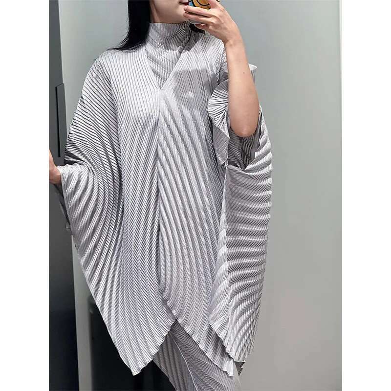 Pleats 2024 Fall New Short Jacket Women Fashion Solid Color Design Sense Irregular Mid-Length Pleated Hoodie
