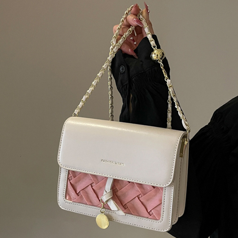 2025S Designer Women S Bag New Small Square Niche Design Chain Popular Women S Fashion Versatile Single Shoulder Simple Crossbody Bag