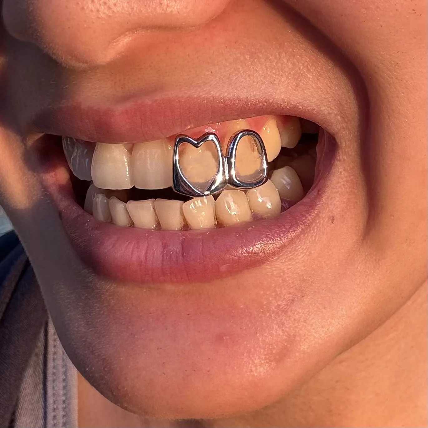 YOUNG X Fashion Heart Shaped Double Hollow Teeth Grilz Hip Hop 14K Gold Plated Tooth Cap Suitable for Womens Jewelry Role PlayingXJ250412