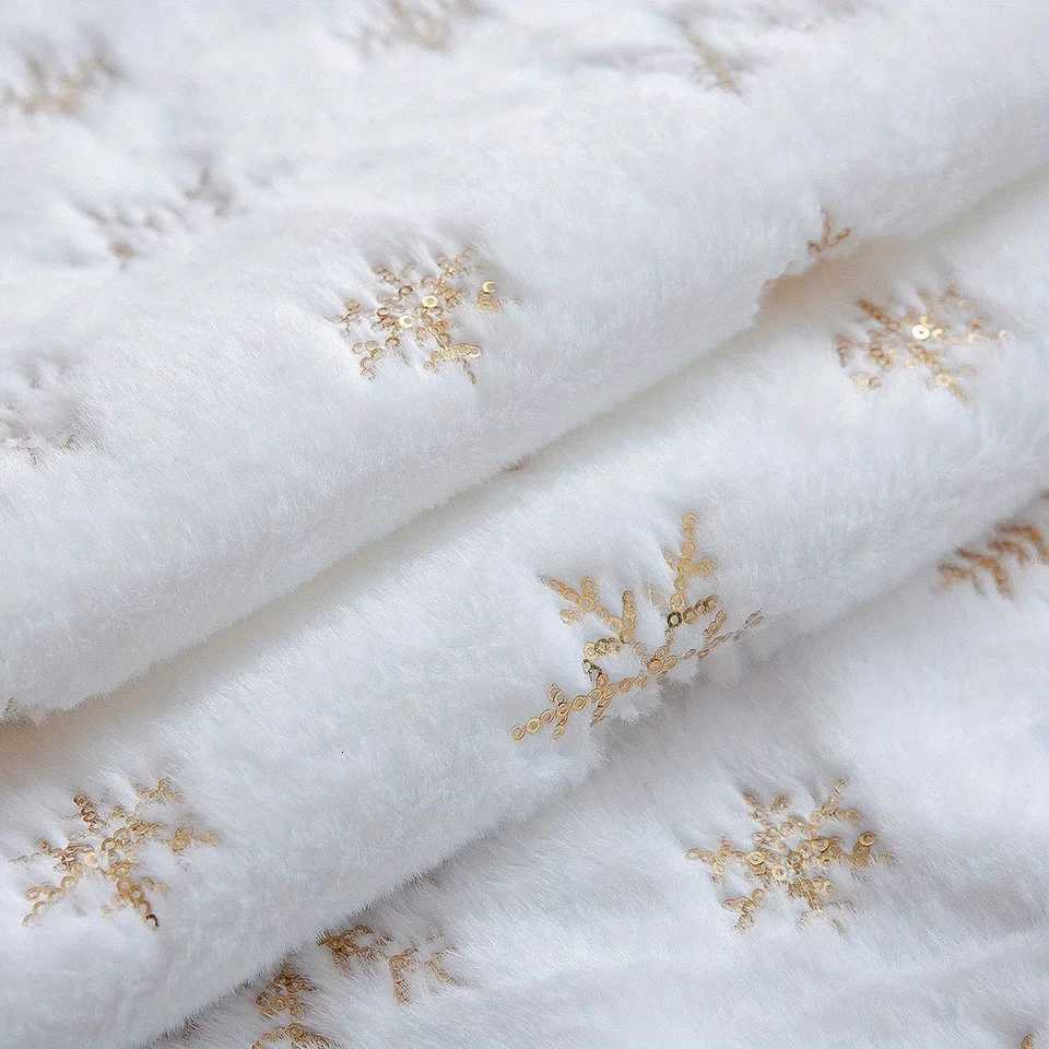 Christmas 33X180cm-13X71in Christmas Glitter Snowflake Plush Table Flag Restaurant Home Decor Artificial Fur White Table Flag Meal Y251113