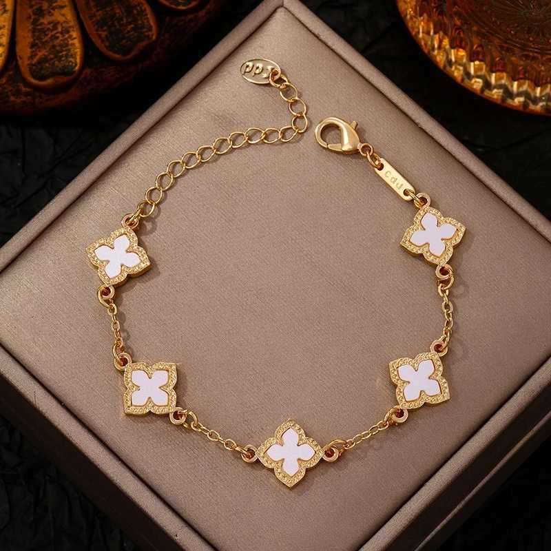 Luxury Single-Sided Lucky Clover Plated Bracelet for Women Fashionable Minimalist Style Fresh Sweet Versatile Date Accessory Y251112