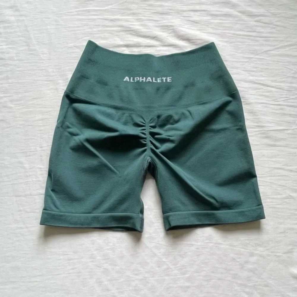 Alpharete AMPLIFY short 4.5-inch strapless fashion yoga short seamless pleated Bum training gym short boots high stretch short Y250412