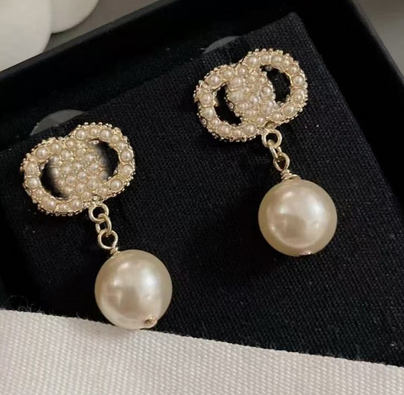 2025 Fashion earrings Classic Designer Jewelry for Men and Women Alloy Stainless Steel Earrings Neutral earrings designer earrings for woman Jewerlry gifts