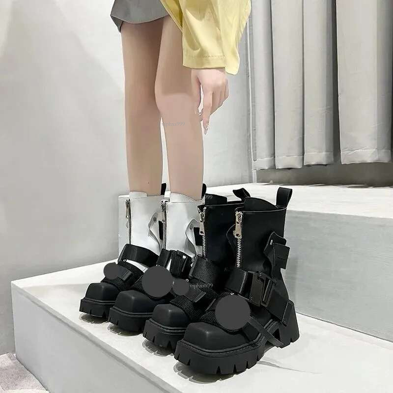 New Free Shipping Designer Shoes 2025 Autumn/winter Square Head Short Black Warrior Mobile Medium Thick Bottom With Veet Martin Boots Women's Tre