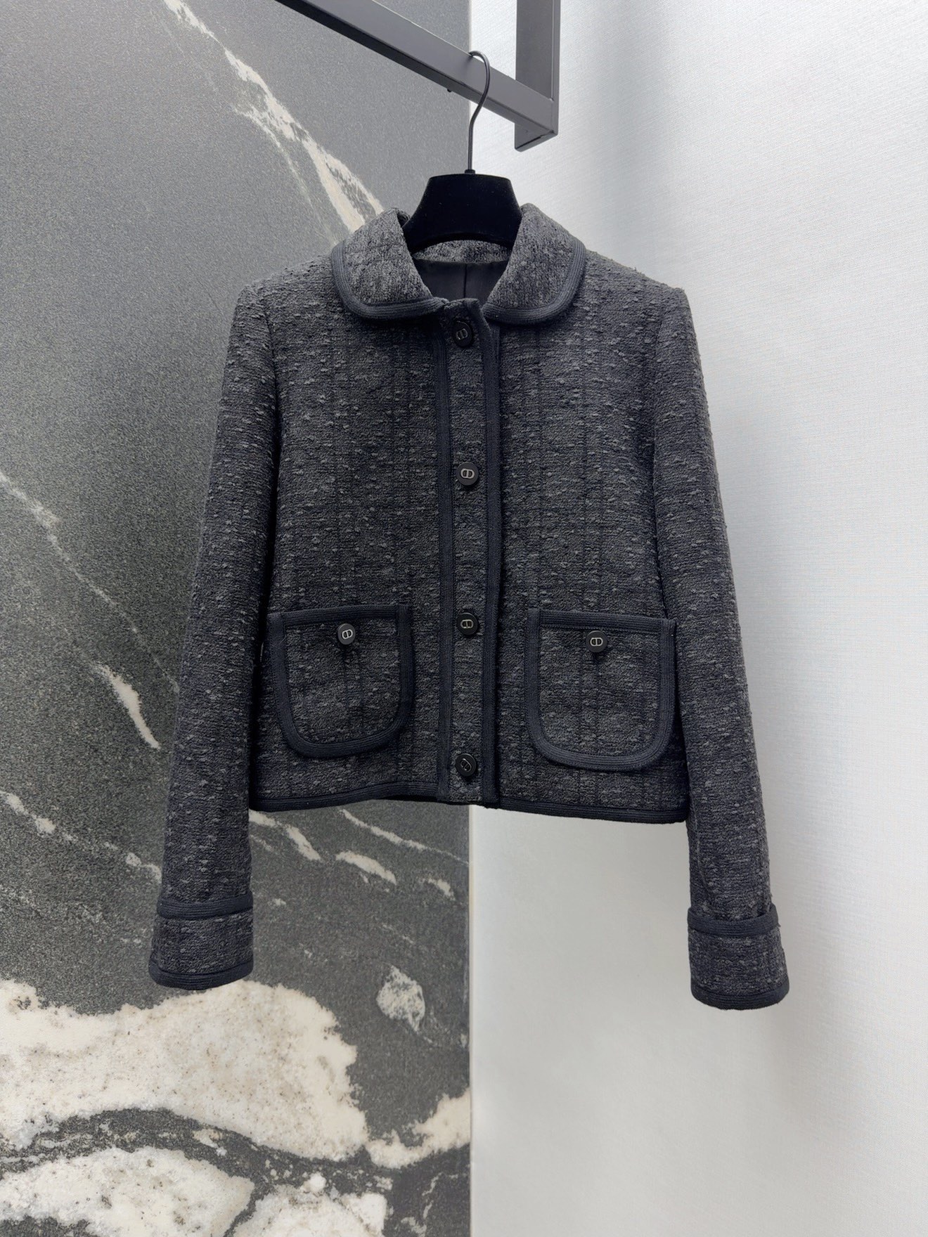 New autumn and winter double pocket lapel jacket looks slim and tall