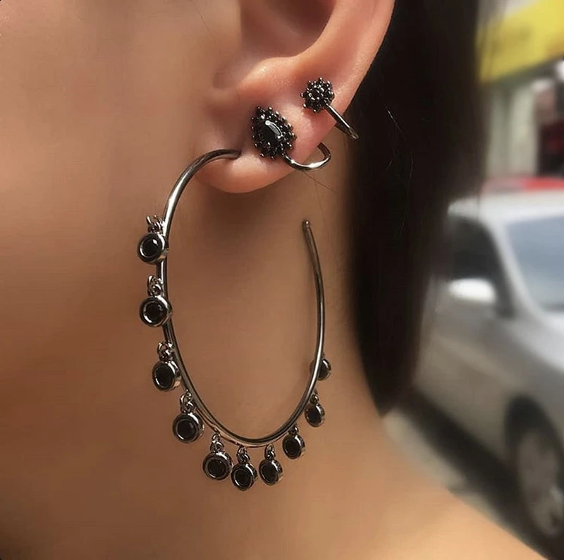 Womens large round black hoop earrings colorful stone sparkling big brother special round earrings wholesale of womens accessories 250409