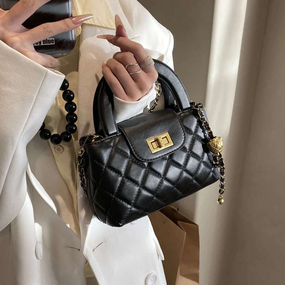 2025New Arrivalfrenchniche Stylequilted Chain Women's Trendy Fashionsatchel Bag